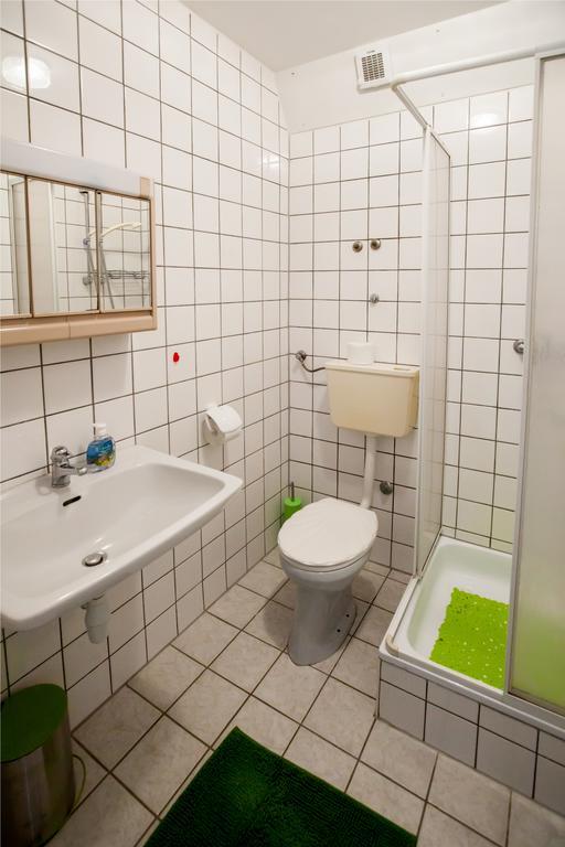 Friendly People'S Guest House ザダル エクステリア 写真